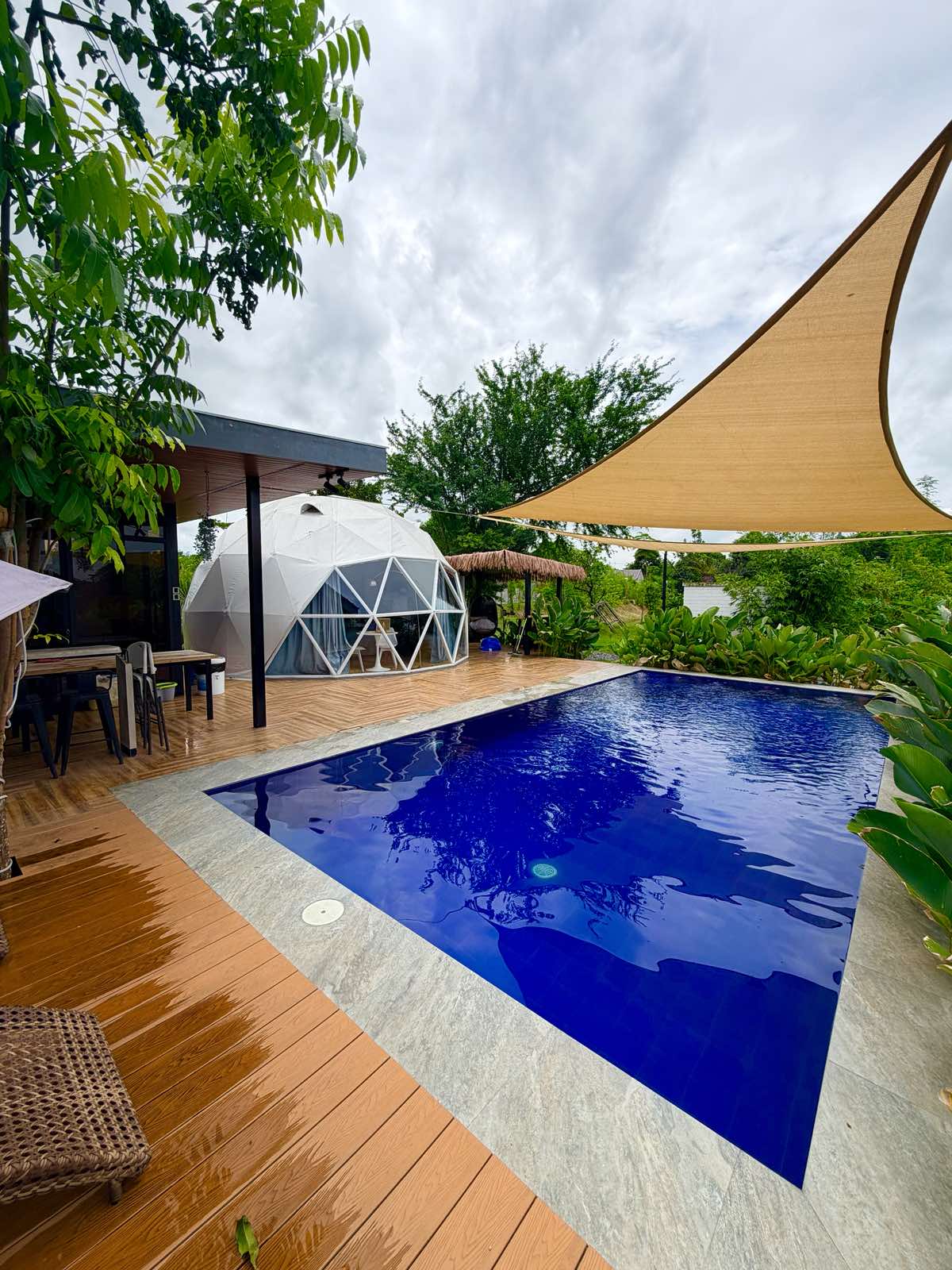 Swimming pool